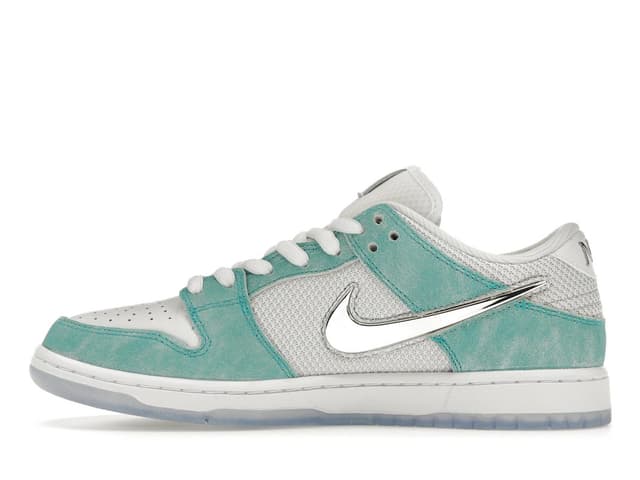 Nike Nike SB Dunk Low April Skateboards - view 3