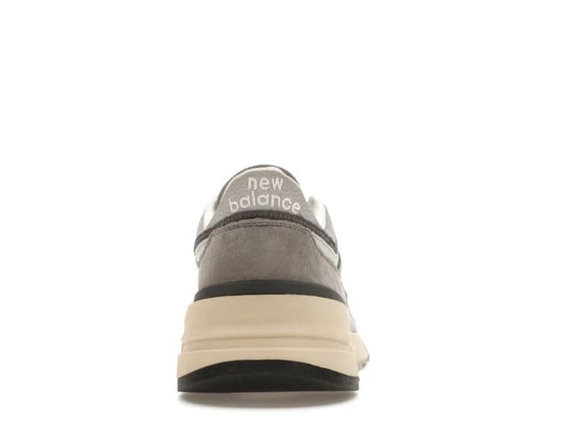 New Balance New Balance 997R Grey - view 4