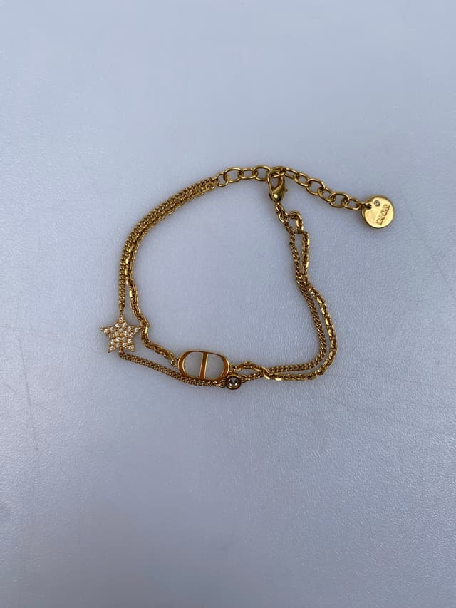 Luxe Limited Sale (ราคาพิเศษ 7,999 ใส่โค้ด LUXEDI) Dior Petit CD Double Bracelet In Gold-Finish Metal And White Crystals (Pre-owned) - view 2