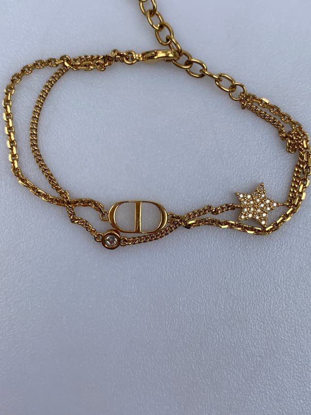 Luxe Limited Sale (ราคาพิเศษ 7,999 ใส่โค้ด LUXEDI) Dior Petit CD Double Bracelet In Gold-Finish Metal And White Crystals (Pre-owned) - view 5