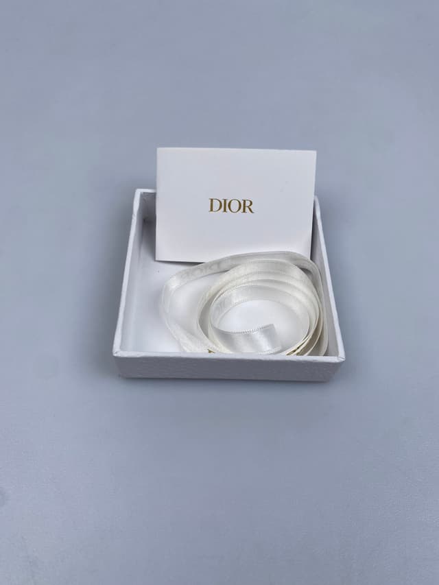 Luxe Limited Sale (ราคาพิเศษ 7,999 ใส่โค้ด LUXEDI) Dior Petit CD Double Bracelet In Gold-Finish Metal And White Crystals (Pre-owned) - view 7
