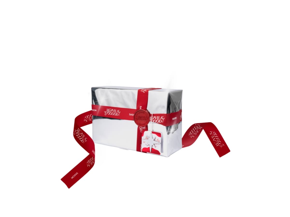 Gift Wrapping (Ruby Rouge)