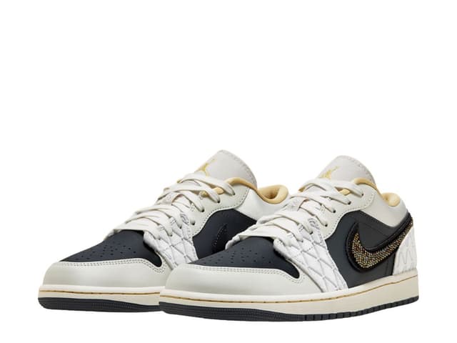 Jordan Jordan 1 Low Beaded Swoosh - view 3