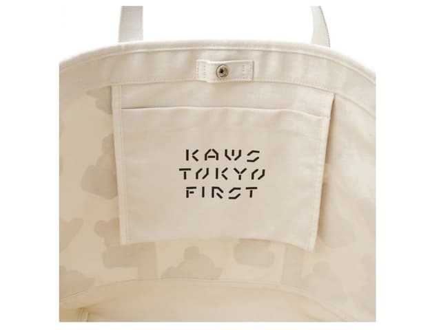 Uniqlo KAWS x Uniqlo Tokyo First Tote Bag Off White - view 2