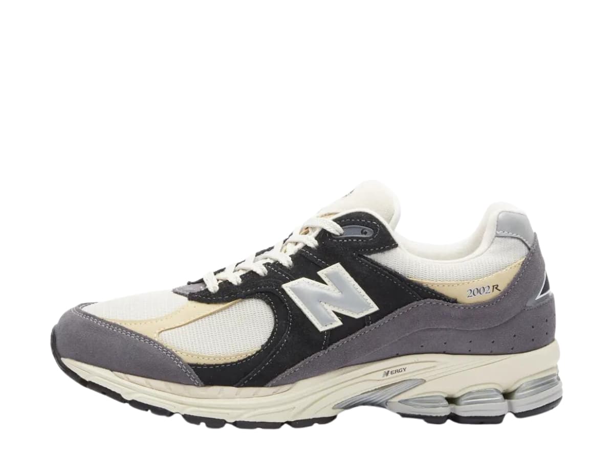 New Balance 2002R Magnet Sandstone