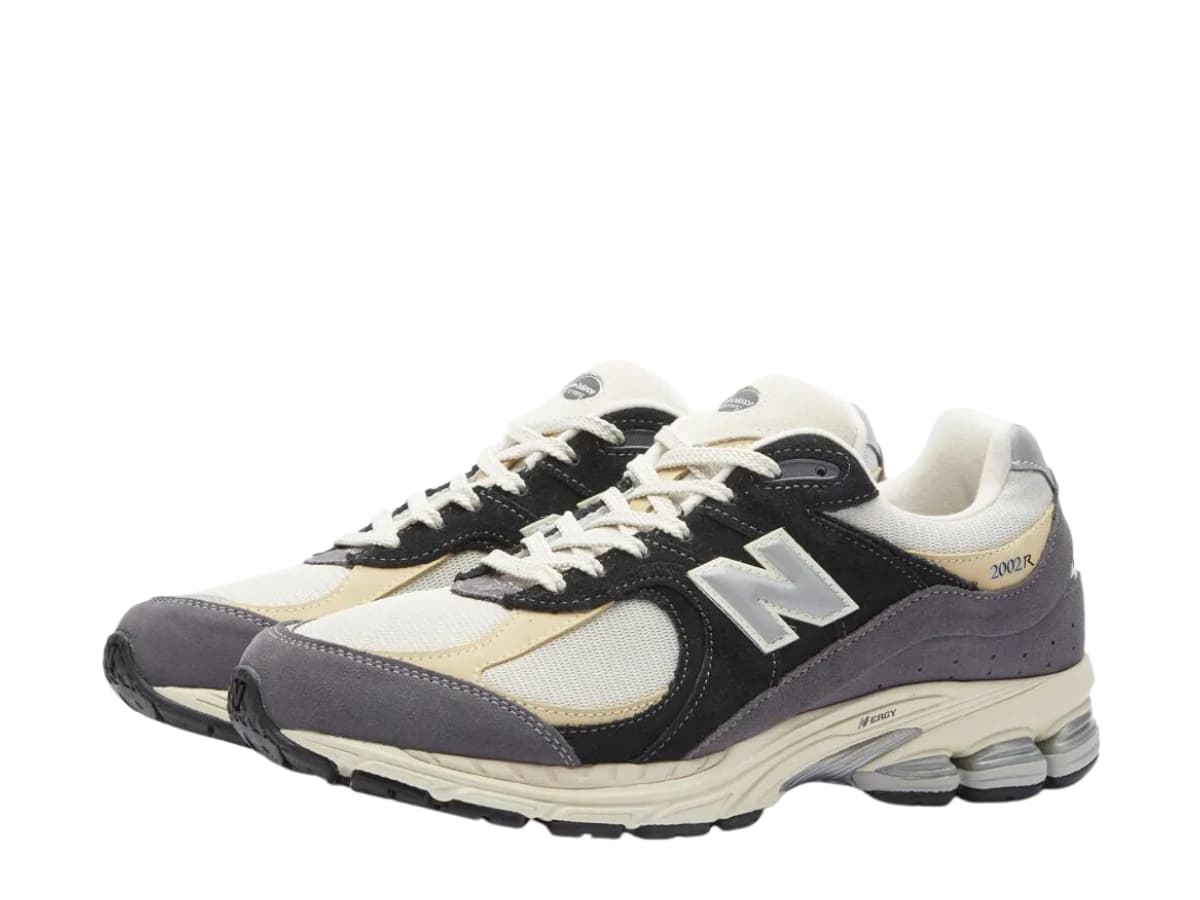 New Balance 2002R Magnet Sandstone