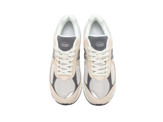 New Balance New Balance 2002R Sandstone Magnet - view 5