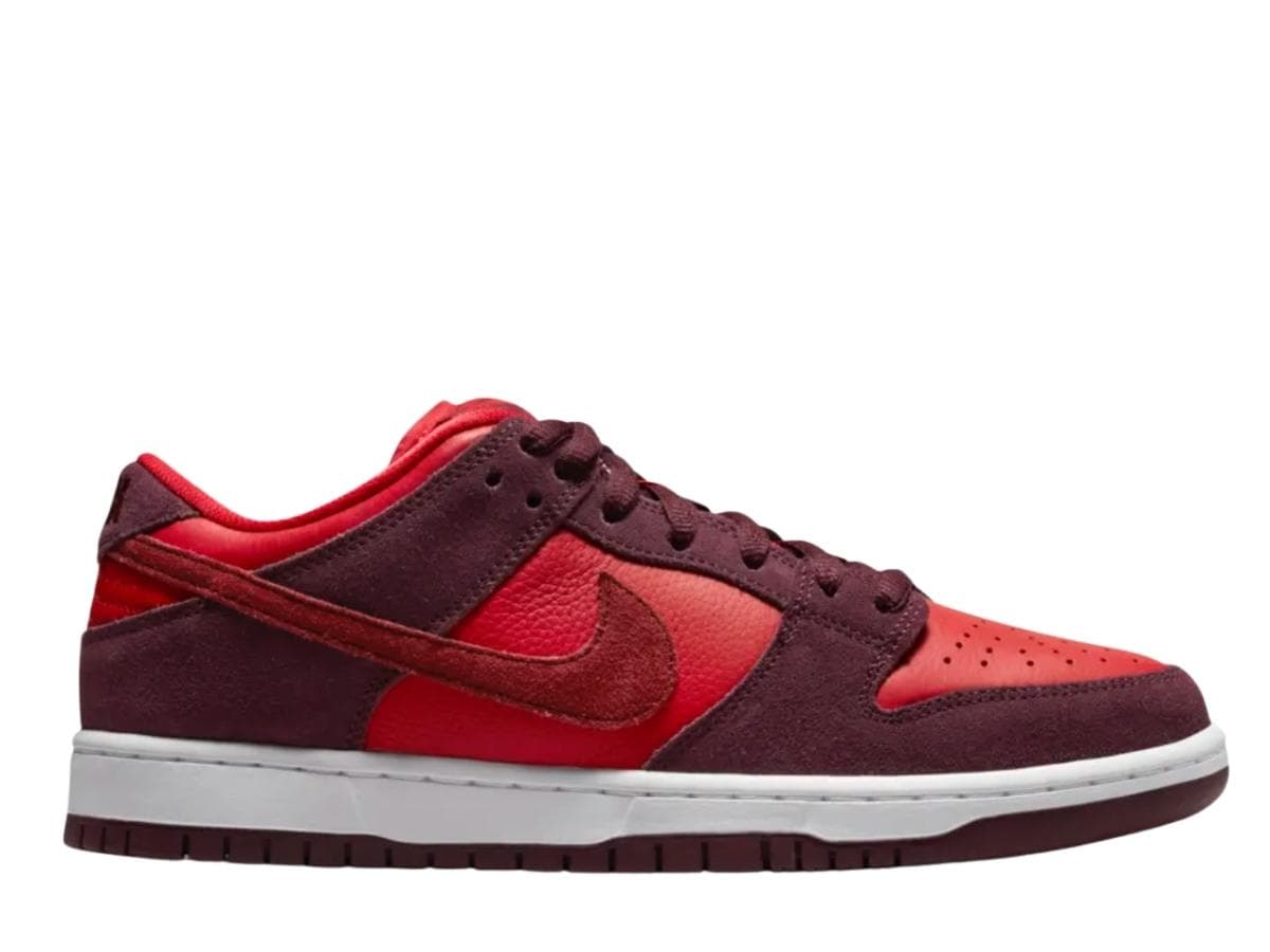 Nike SB Dunk Low Cherry