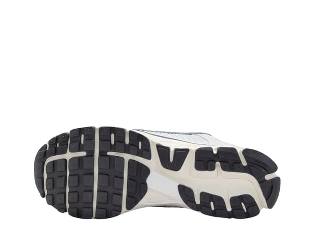 Nike Nike Zoom Vomero 5 Chrome - view 4