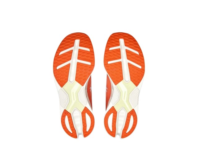 On Running On Cloudeclipse Flame Ivory - view 4